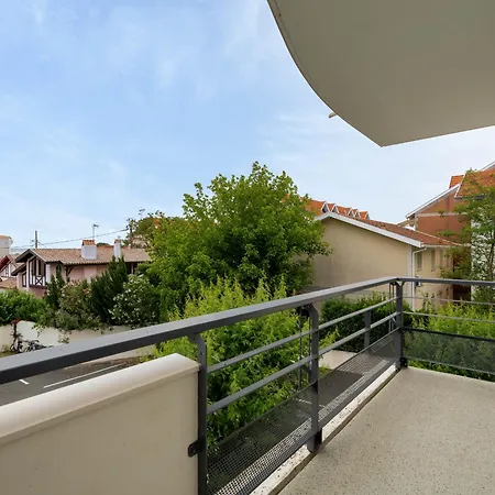 Apartment T2 Calme Avec Terrasse, Parking Prive, Proche Commerces Et Plages - - Fr-1-319-505
